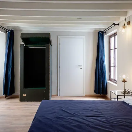 לינה וארוחת בוקר Stupido 3*